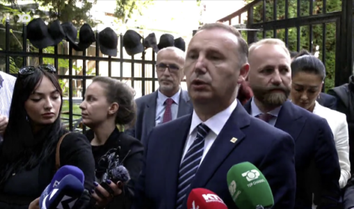 deputetet-e-opozites-ia-mesyjne-rtk-se,-nuk-u-lejohet-hyrja