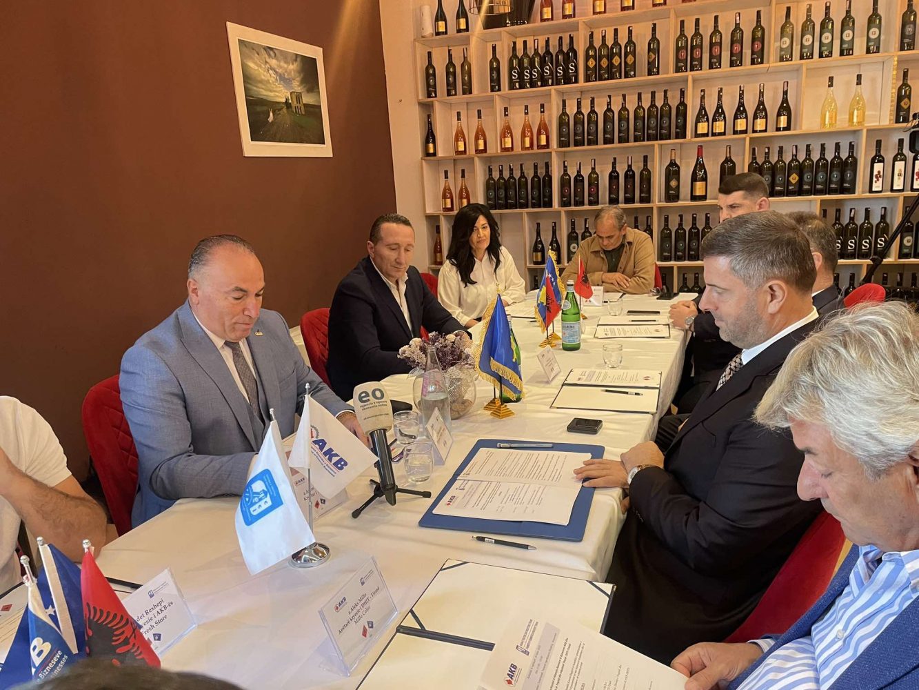 perfaqesues-te-bizneseve-nga-kosova-e-shqiperia-u-bejne-thirrje-te-dy-qeverive-per-bashkepunim