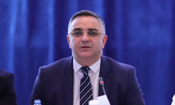 tahiri:-qeveria-kurti-e-ka-zhytur-kosoven-ne-rruge-pa-krye,-me-zero-perspektive-evropiane