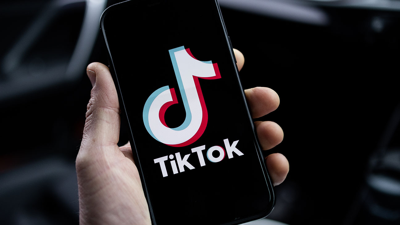 disa-hapa-praktike-per-luftimin-e-trendeve-te-rrezikshem-nga-tiktok-u