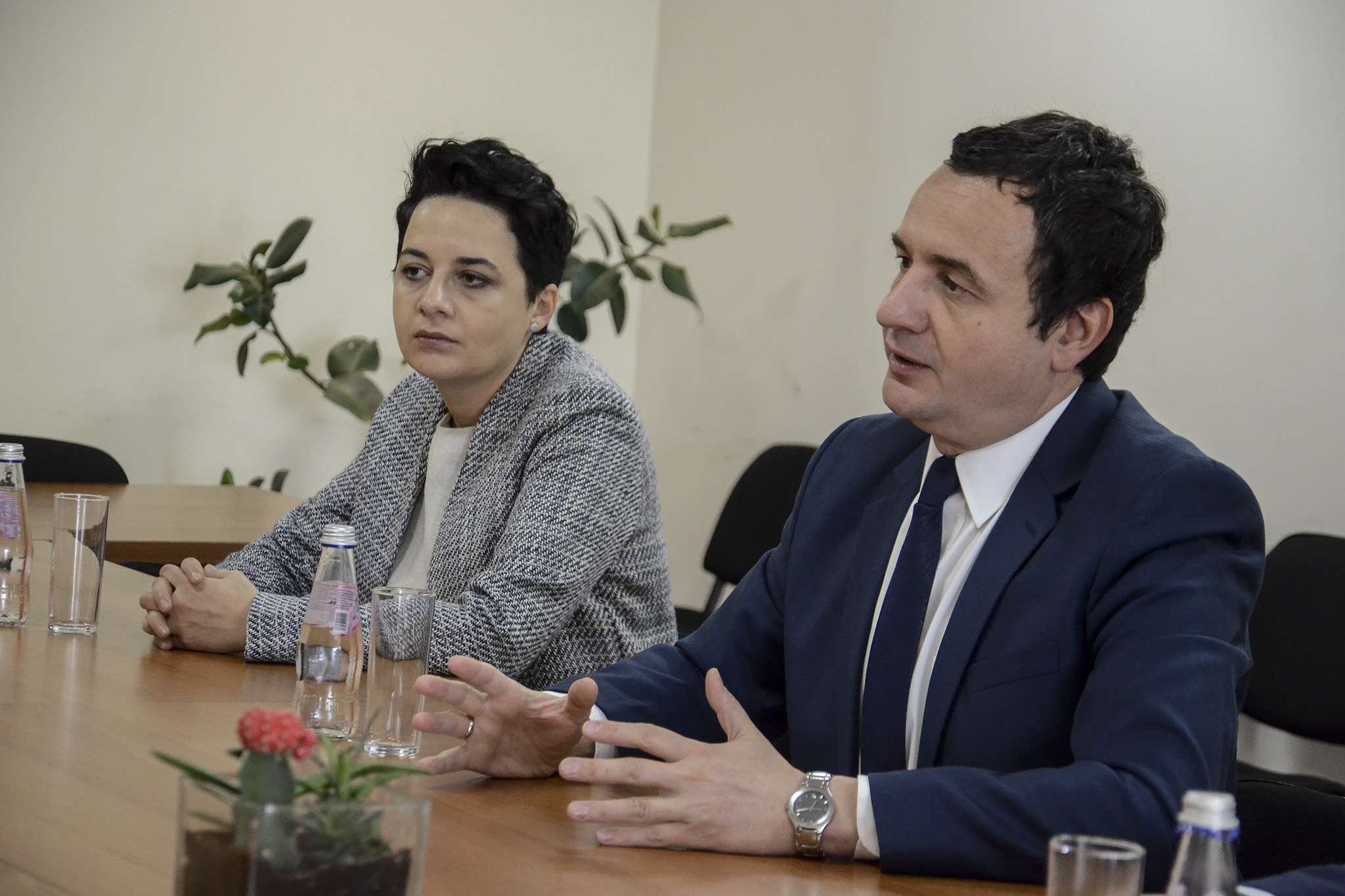 konstatimi-i-fitore-pacollit:-kosova-po-bullizohet-nga-nderkombetaret