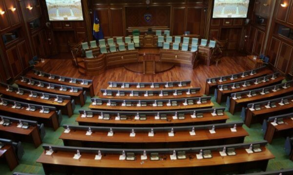 kuvendi-vazhdon-sot-seancen-plenare