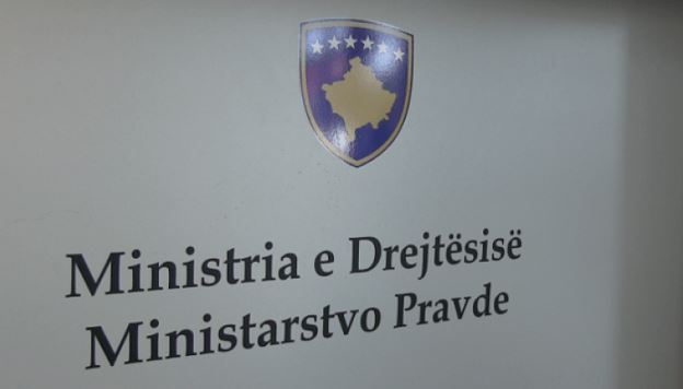 ministria-e-drejtesise:-ulja-e-tarifave-per-sherbimet-ligjor-–-lehtesi-per-qytetaret-e-bizneset