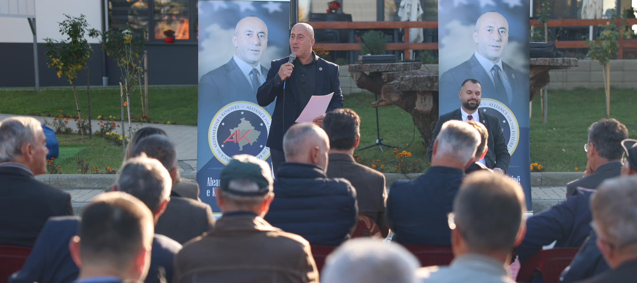 haradinaj-takon-fermeret-e-decanit,-u-premton-mbeshtetje-financiare-e-teknologji-moderne