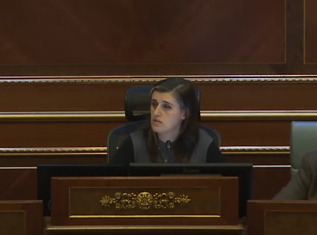 bogujevci-ia-terheq-verejtjen-musliut-per-gjuhen-e-perdorur-ndaj-kurtit
