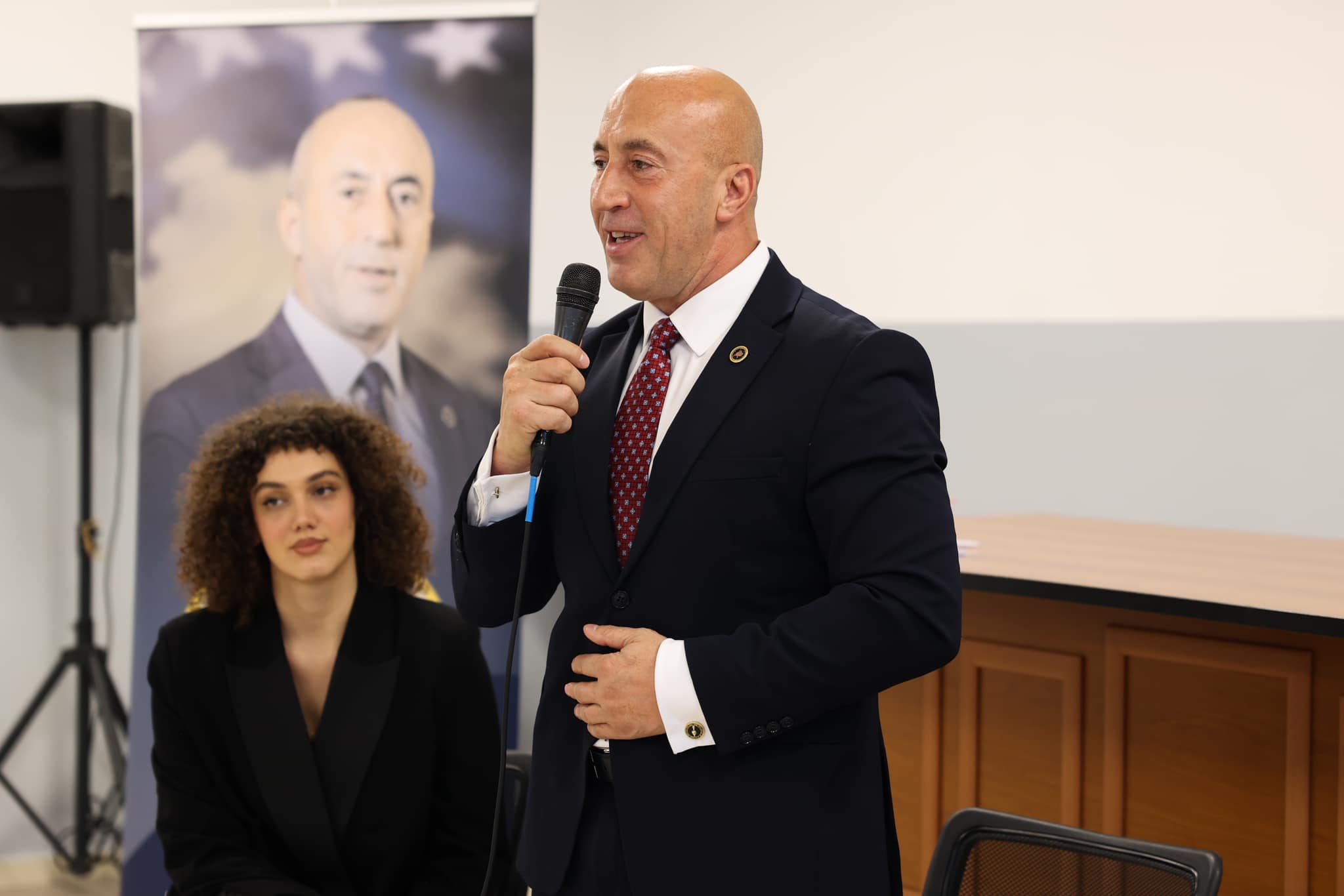 haradinaj-premton-rritje-pagash-ne-shendetesi-prej-41%-qe-ne-vitin-e-pare-te-qeverisjes