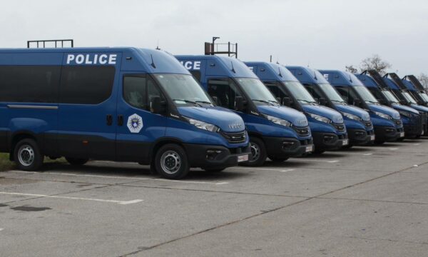 policia-pajiset-me-automjete-te-reja-per-transportimin-e-njesive-speciale