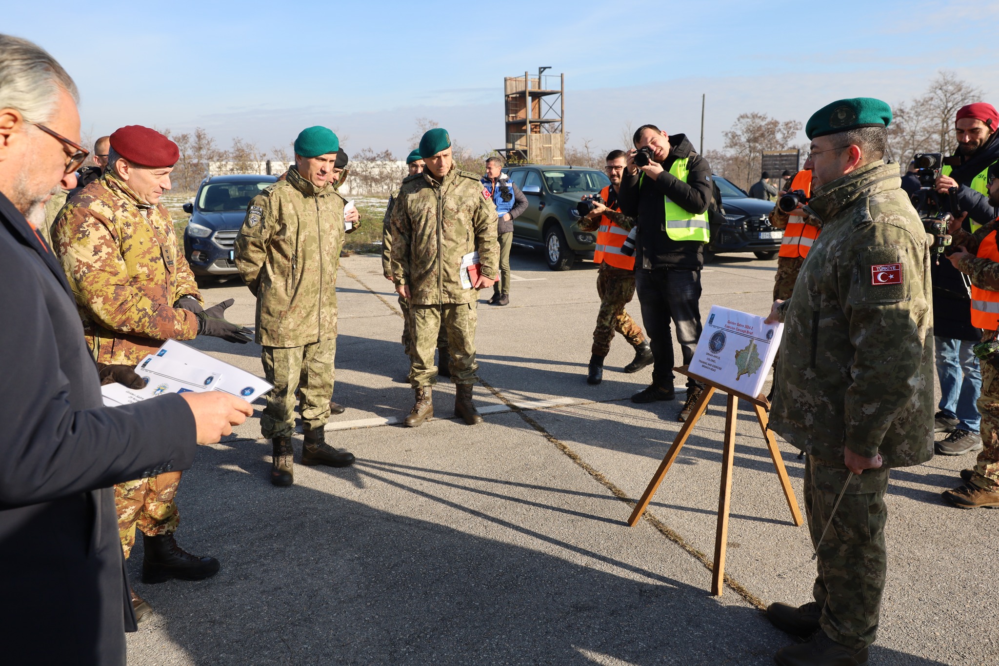 policia-e-kosoves,-kfor-i-dhe-eulex-i-realizojne-nje-trajnim-te-perbashket-ne-kampin-e-njesive-speciale-ne-vrelle