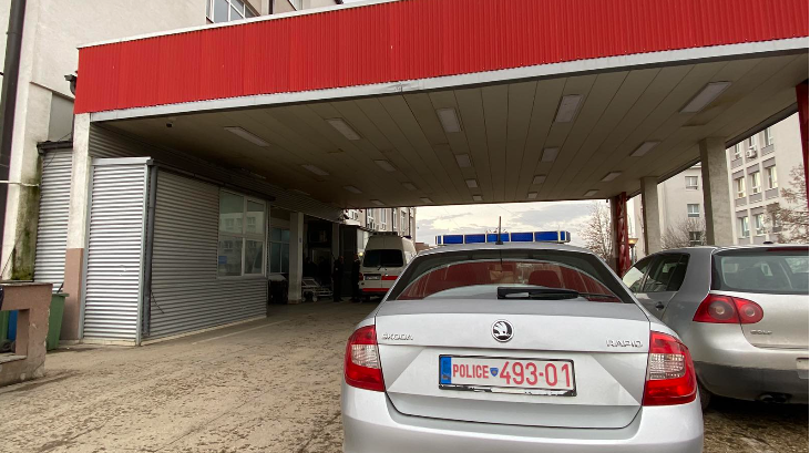 gjendet-pa-shenja-jete-nje-burre-ne-parkingun-e-qkuk-se