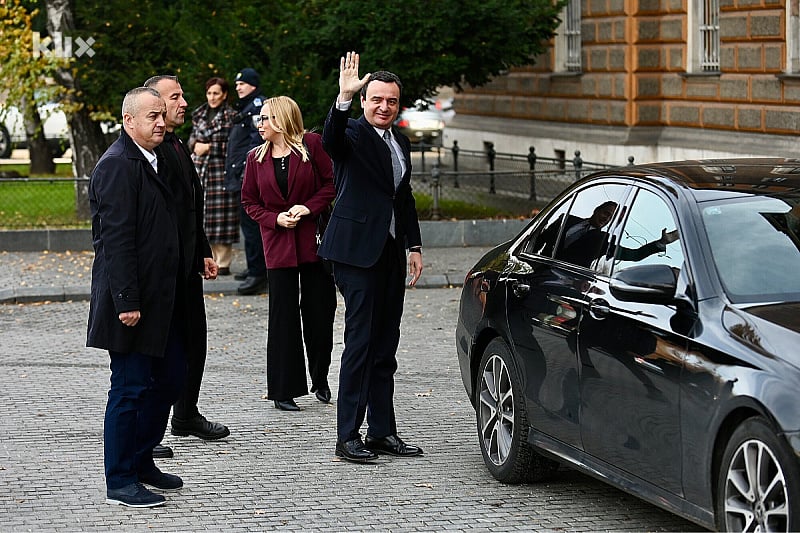 vizita-ne-sarajeve,-kurti-fotografohet-duke-hyre-ne-presidence-–-pritet-te-kete-nje-takim