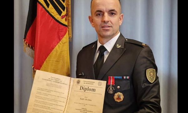 oficeri-i-fsk-se-diplomon-ne-gjermani