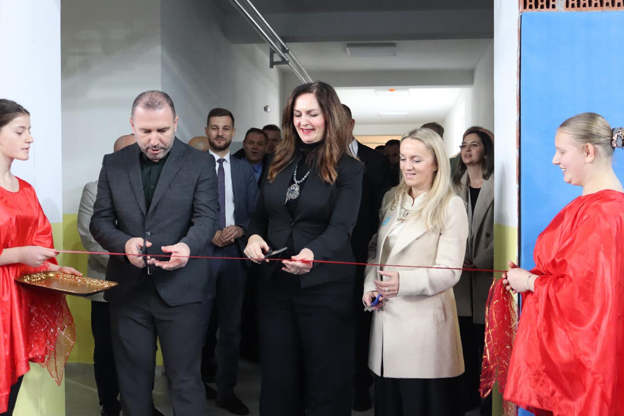 nagavci-peruron-sallen-e-sportit-ne-gjakove