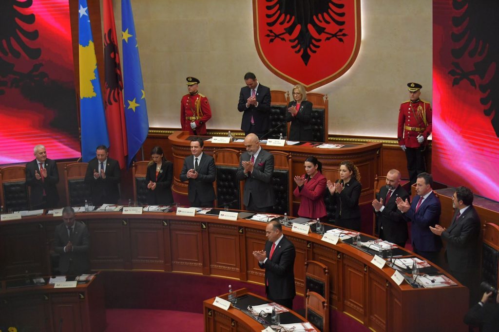 zbardhet-agjenda-e-mbledhjes-se-perbashket-te-kuvendit-te-kosoves-dhe-atij-te-shqiperise