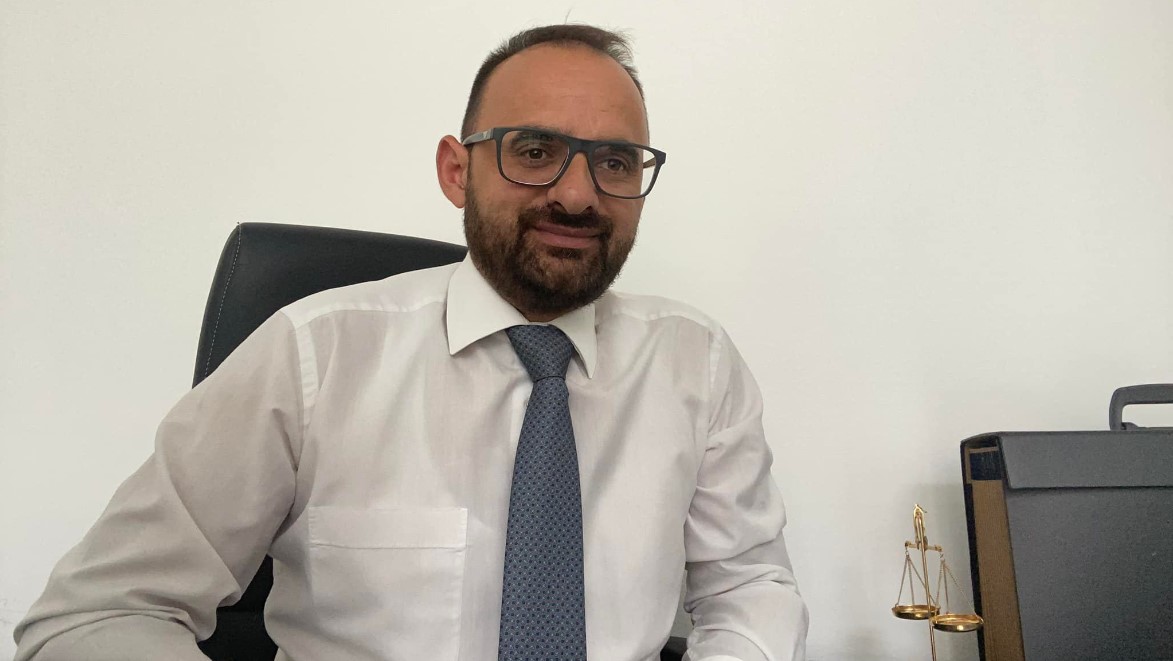 avokati-jashari:-shmangia-nga-prokuroria,-gjobe-ose-denim-me-burg