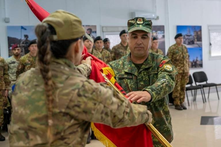 ushtaret-shqiptare-nderohen-me-medaljen-nato-per-sherbim-te-shkelqyer