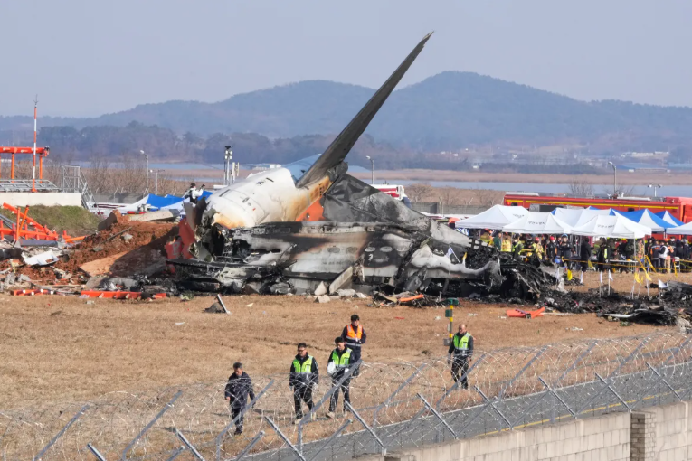 Dëshmitari flet për shpërthimin e avionit në Korenë e Jugut: Ndihem i shkatërruar