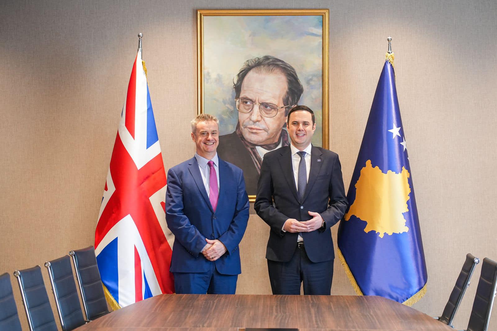 abdixhiku-takohet-me-ambasadorin-britanik:-u-zotova-qe-pas-9-shkurtit,-me-ldk-ne-qeveri-kosova-do-te-rikuperoje-pozicionin-nderkombetar