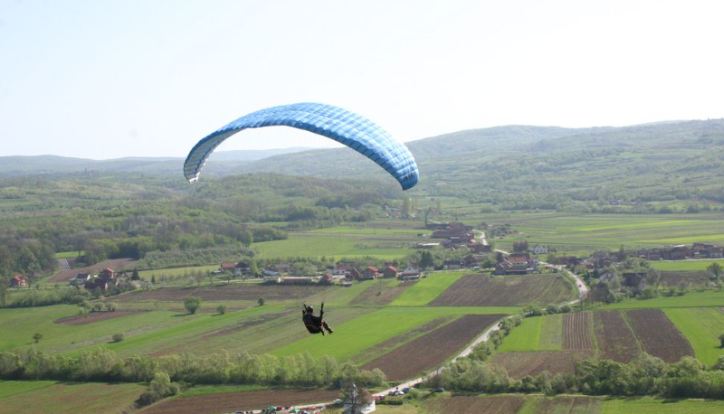 Dalin pamjet nga vendi ku humbi jetën paragllajdisti në Istog