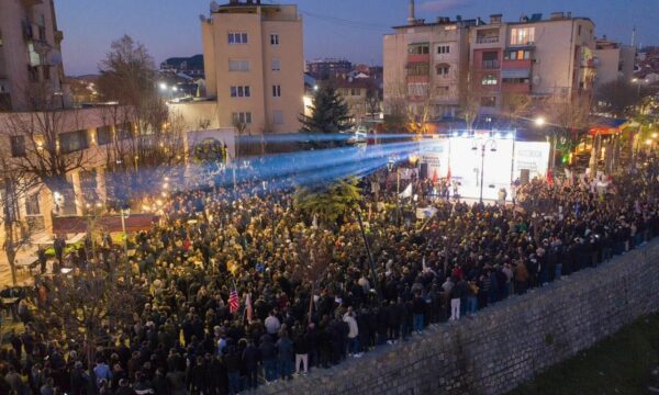 PDK/ Prizreni “çohet në këmbë” për Bedri Hamzën: Edhe pak ditë na ndajnë nga fitorja jonë