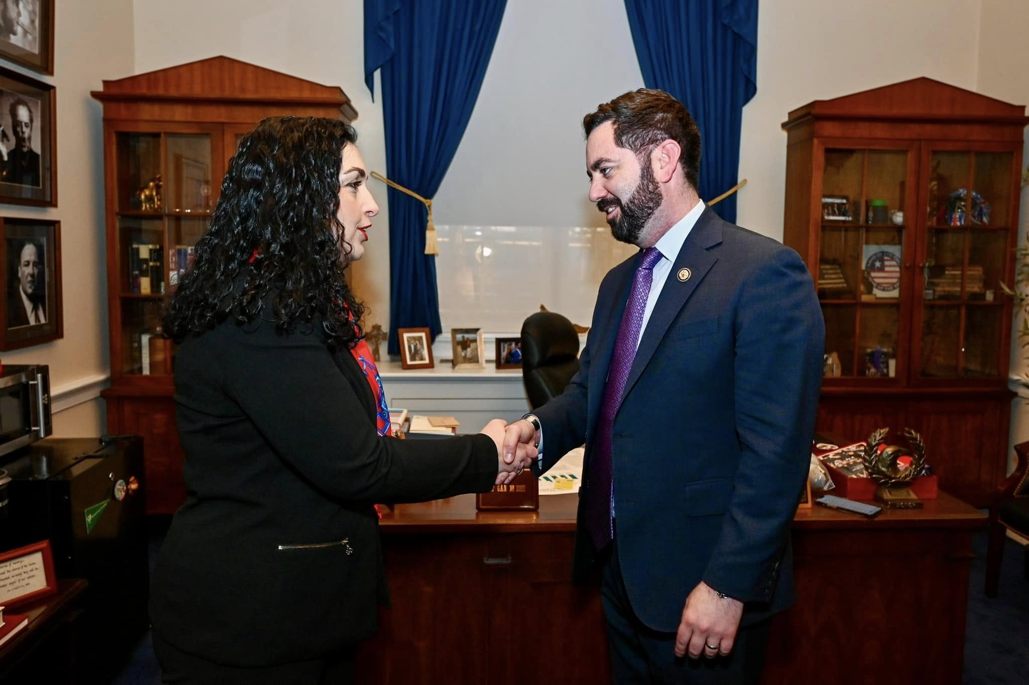 Presidentja Osmani takohet me Kongresistin Mike Lawler: Mbështetja e SHBA-së ka qenë dhe mbetet vendimtare për rrugëtimin tonë si shtet i lirë dhe sovran