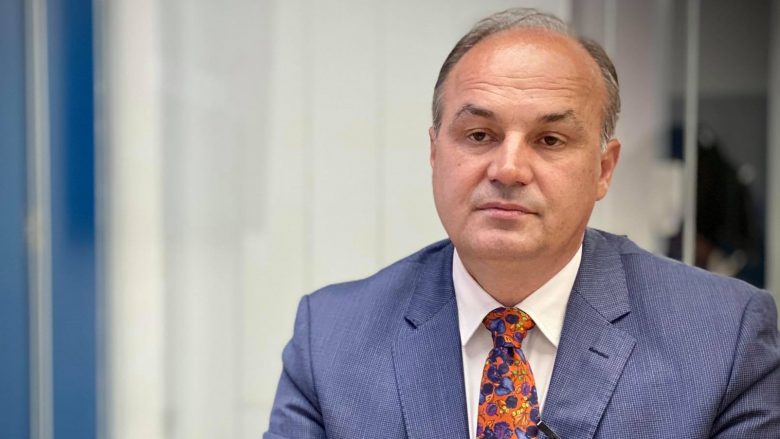 Mbështetjet ndërkombëtare për Enver Hoxhajn: Një politikan me rrjet të gjerë diplomatik