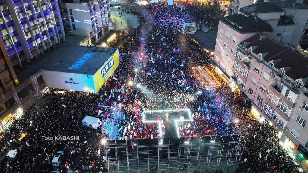 Isak Neziri publikon foto nga takimi përmbyllës i PDK-së: Falemnderit Kosovë