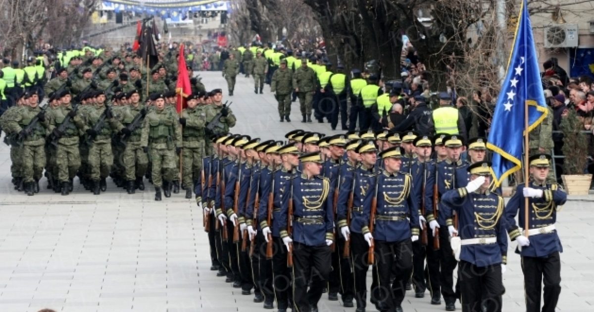 FSK dhe Policia e Kosovës më 17 shkurt parakalojnë në sheshin “George Bush” në Prishtinë