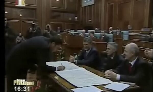 Haziri: Isha negociator për statusin e Kosovës për pavarësi dhe nënshkrues i kësaj dite të bardhë -do ta ruaj si të shenjtë tërë jetën