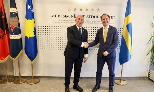 Haradinaj pret ambasadorin e Suedisë, flasin për zhvillimet politike në vend