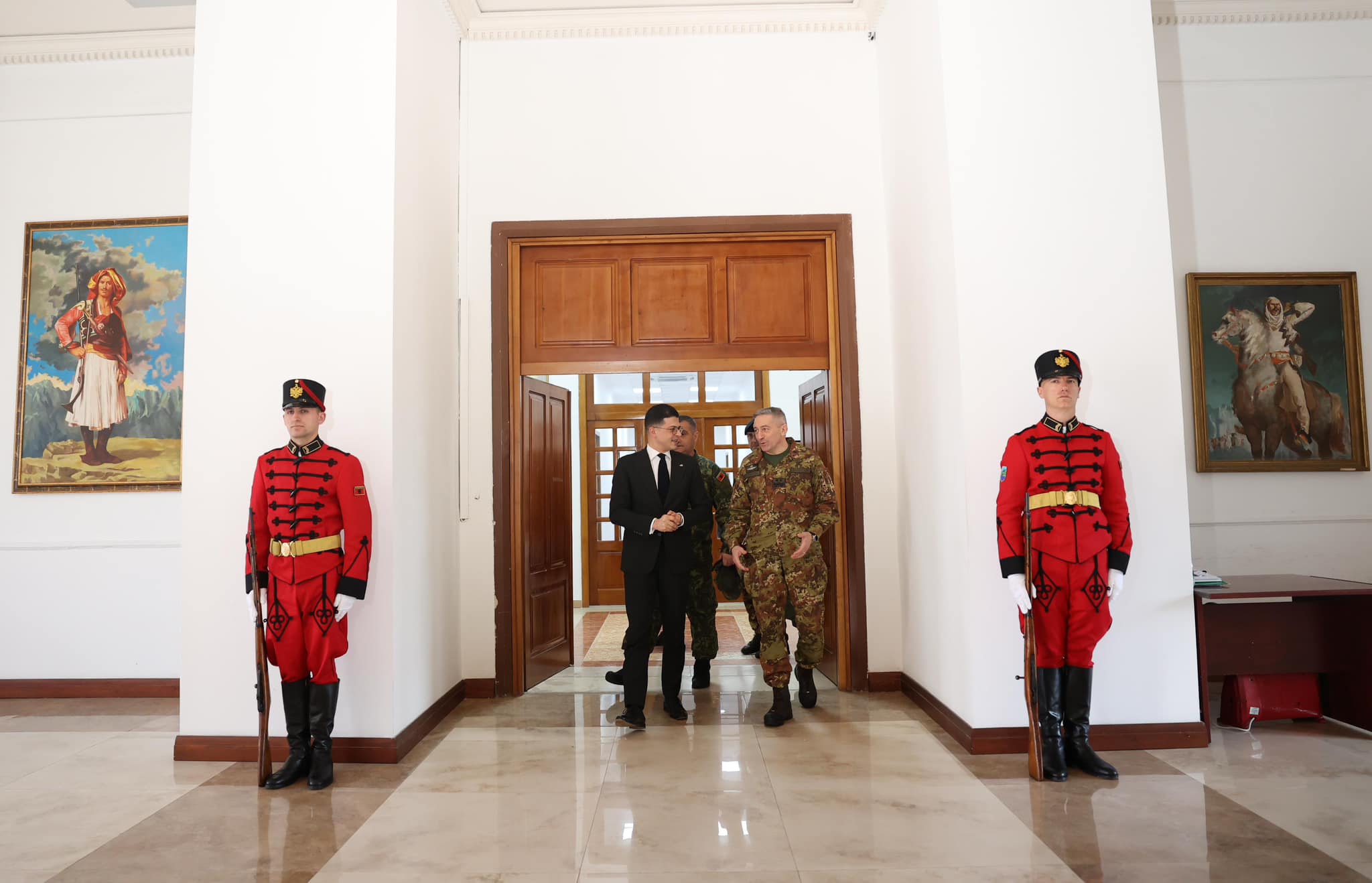 Vengu pas takimit me Barduanin: KFOR-i, mburojë për stabilitetin e sovranitetin e Kosovës