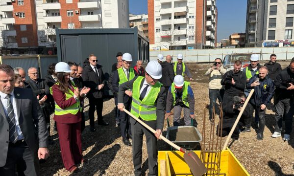 Kurti shpërfill urdhrin e Gjykatës, s’paraqitet në Prokurori për të dhënë dëshmi, shkon në Gjilan