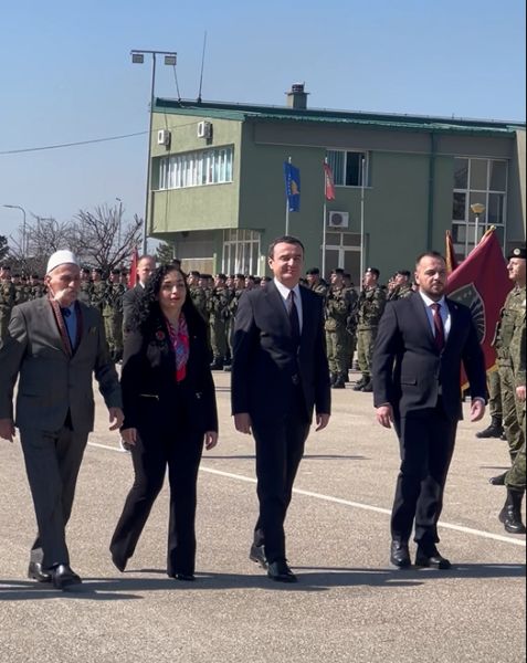 Ceremonia në shënimin e 27-vjetorit të Epopesë – Pamje nga kazerma “Adem Jashari”