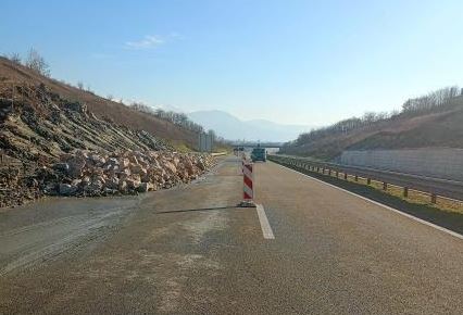 Pas shembjes së dheut, hapet për qarkullim autostrada “Ibrahim Rugova”