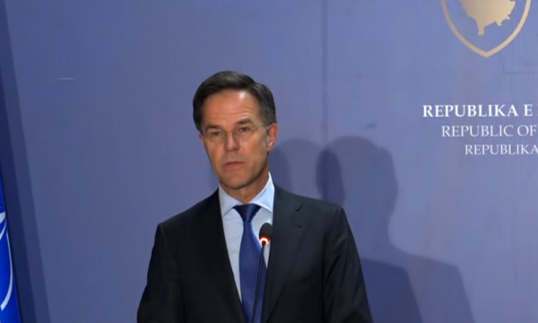 Rutte: NATO e ndihmon FSK-në që të jetë më e mirë si forcë humanitare