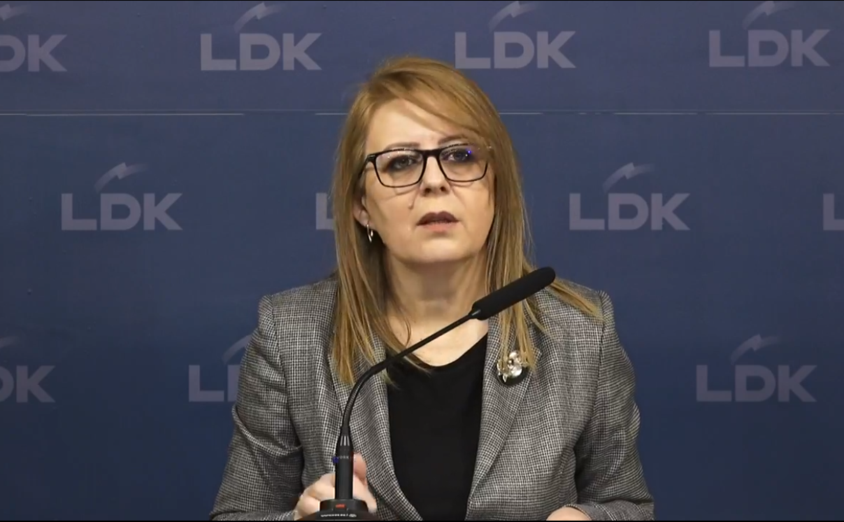 nderprerja-e-punimeve-ne-shesh,-bajrami-akuzon-pushtetin-qendror:-bllokuesve-duhet-t’u-thuhet-mjaft