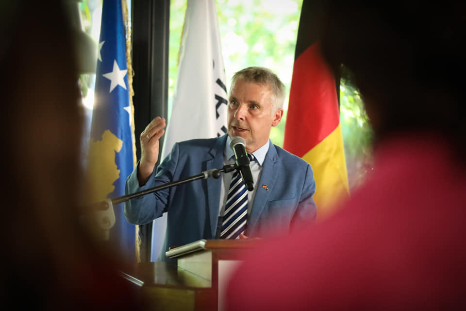 renia-per-24-vende-ne-lirine-e-medias,-ambasada-e-gjermanise-e-nenvizon:-edhe-me-poshte-se-serbia