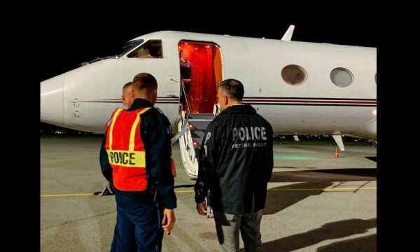 shba-deporton-me-sukses-migrante-te-paligjshem-ne-bashkepunim-me-policine-e-kosoves