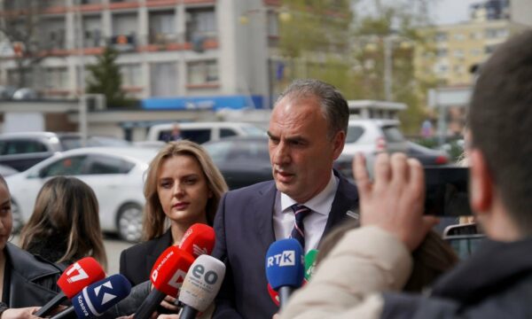 limaj:-ka-filluar-me-votim-te-hapur-dhe-duhet-te-perfundoje-keshtu