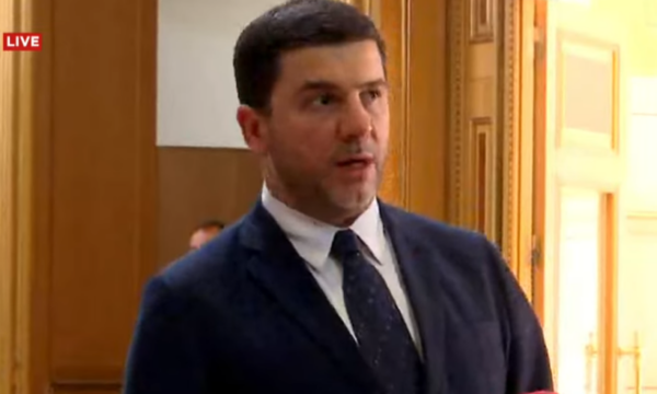 memli-krasniqi-shpreh-ngushellime-per-vde*kjen-e-kaqusha-jasharit