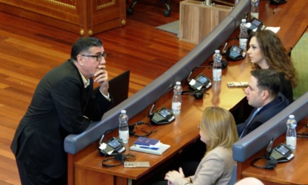 lutfi-haziri:-kur-po-hy-ne-kuvend,-si-me-hy-ne-va*rreza