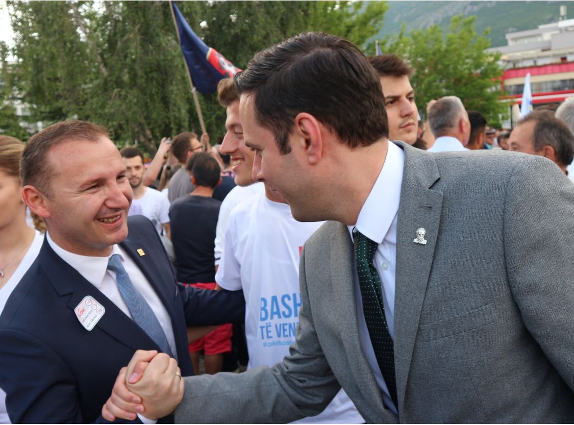 zemaj-ne-humor-te-mire:-a-ishin-nxeh-hic?-ne-mengjes-i-marrin-turr-ldk-se,-pasdite-e-duan-te-gjithe