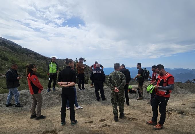 pezullohet-perkohesisht-operacioni-per-te-riun-qe-e-zuri-dheu-ne-shqiperi