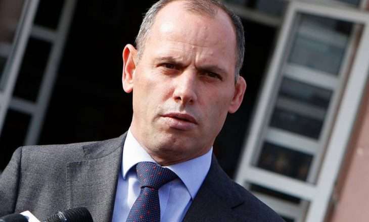 ramiz-lladrovci-sinjalizon-mundesine-e-kandidimit-per-nje-mandat-te-ri-ne-drenas