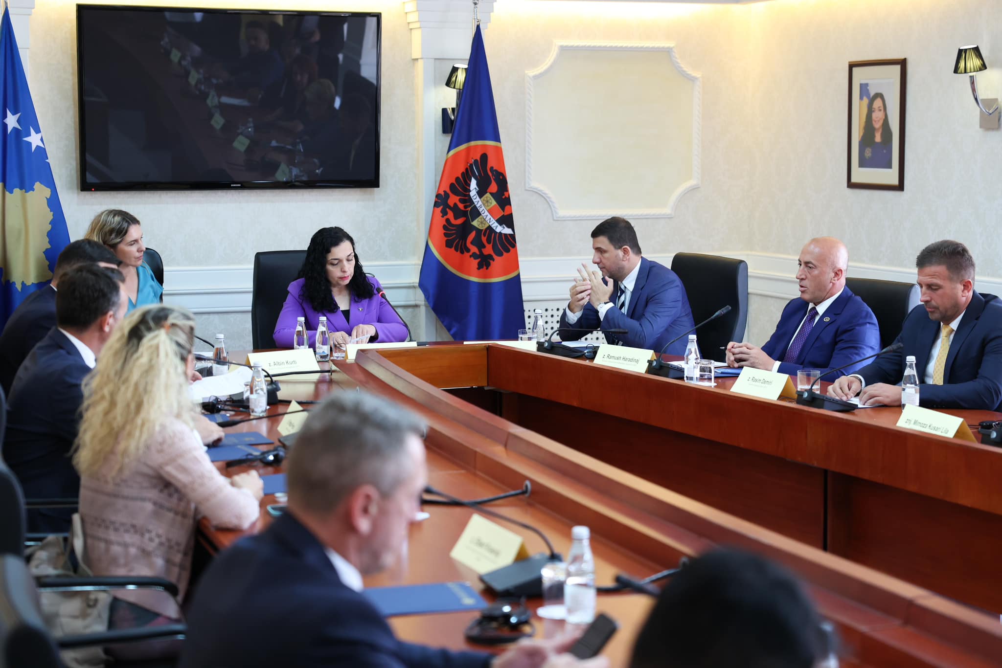 ‘’ftesa-pajtuese’’-e-presidentes/-cka-pritet-nga-takimi-i-15-majit?