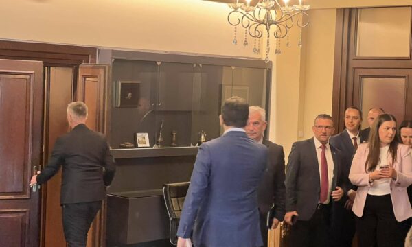 pas-haradinajt,-ne-presidence-arrijne-edhe-krasniqi-e-abdixhiku