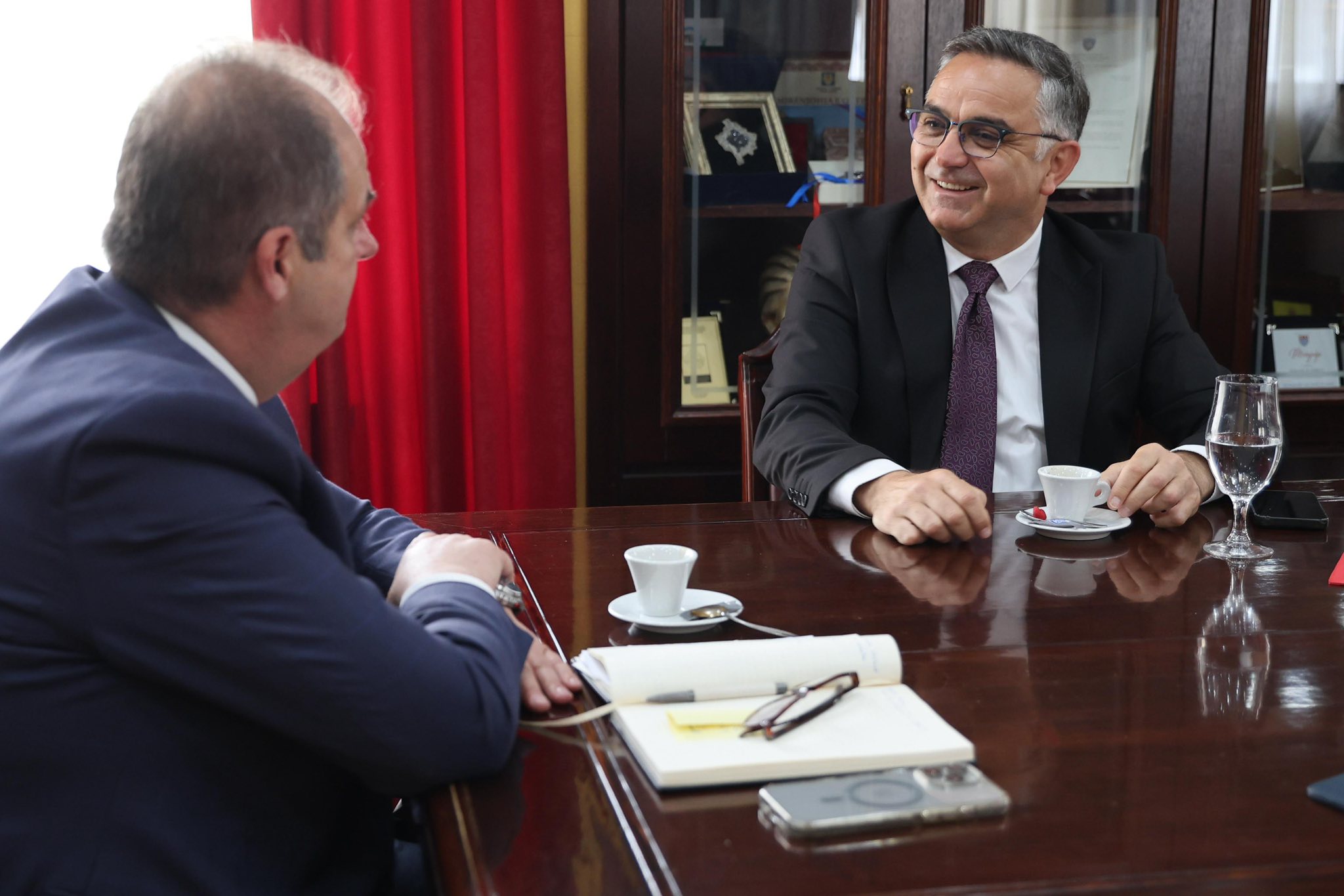 tahiri-takon-kryetarin-e-ulqinit,-genci-nimanbegu:-shqiptaret,-faktor-kyc-ne-ballkanin-perendimor