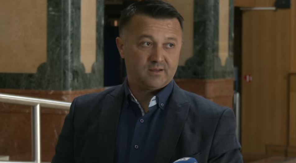 deputeti-berisha:-do-te-votoj-kunder-haxhiut