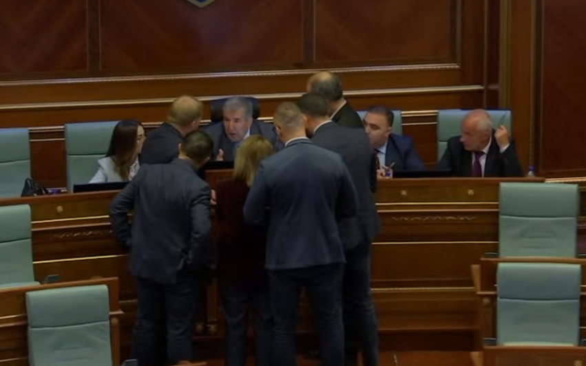 dehari-i-fton-ne-konsultim-perfaqesuesit-e-partive-politike