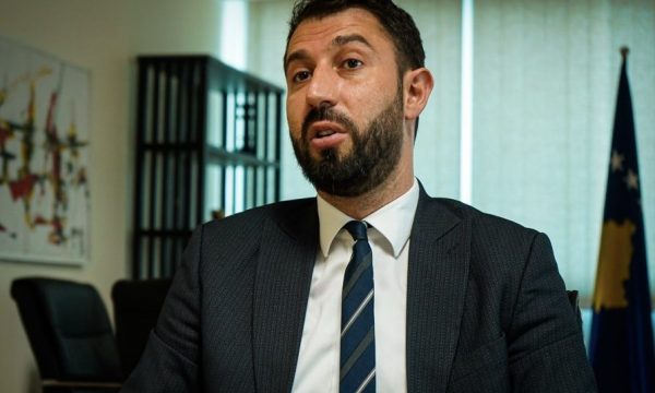 krasniqi:-kurtin-e-pritem-ne-zyrat-e-grupit-multietnik,-biseduam-per-takimet-me-presidenten