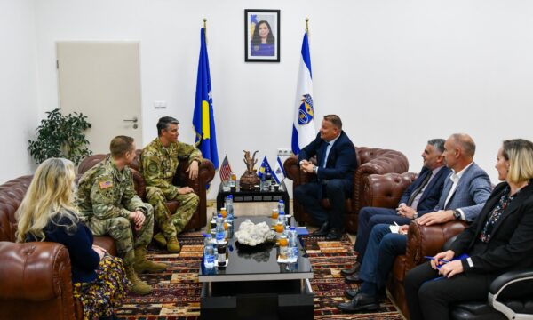 hoxha-informon-perfaqesuesit-e-ambasades-amerikane-per-situaten-e-sigurise